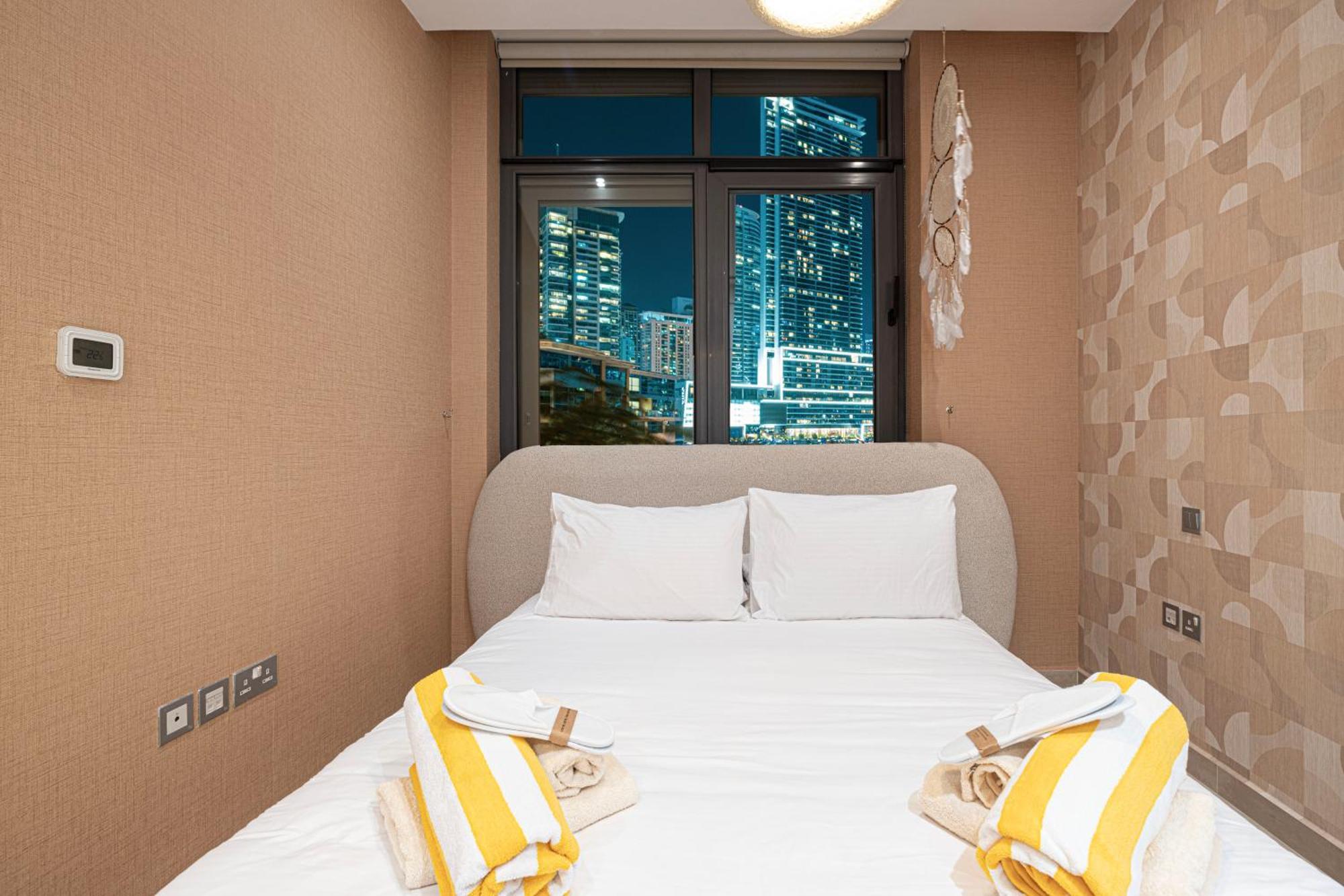 Apartment Koyo In The Heart Of Jbr Beach - 3Bdr Dubai Exteriör bild